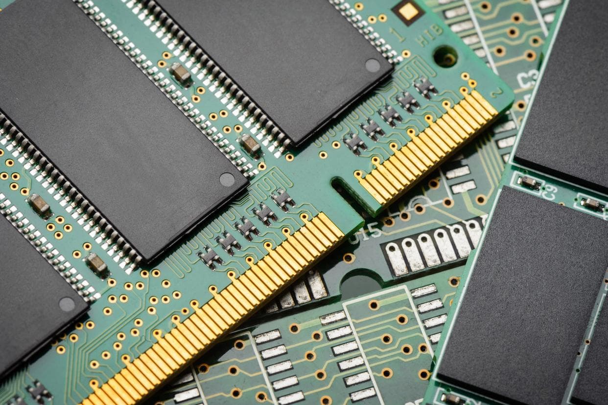 半导体存储器：原理、类型、应用及发展趋势
