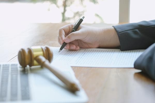 法律咨询服务收费标准及其法律适用性分析