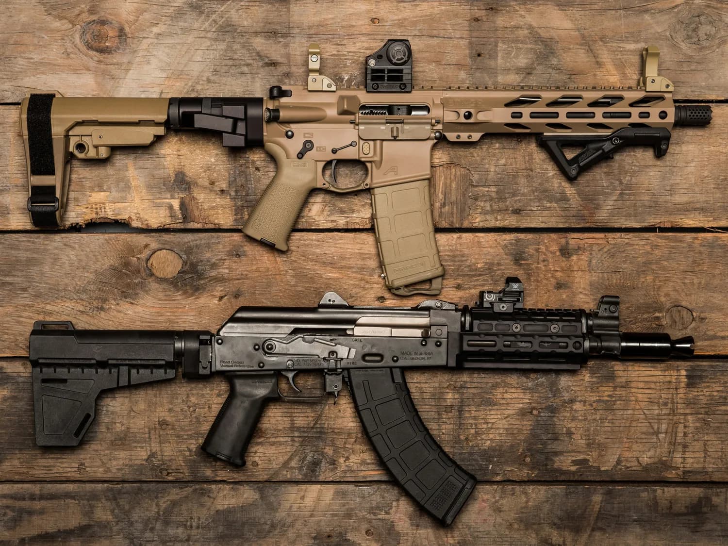 《三角洲行动》AKM vs AK12：谁才是最强武器？