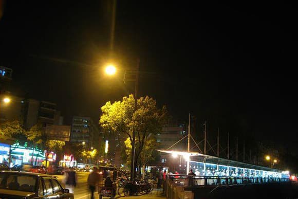 南京夜市和特色小吃解析