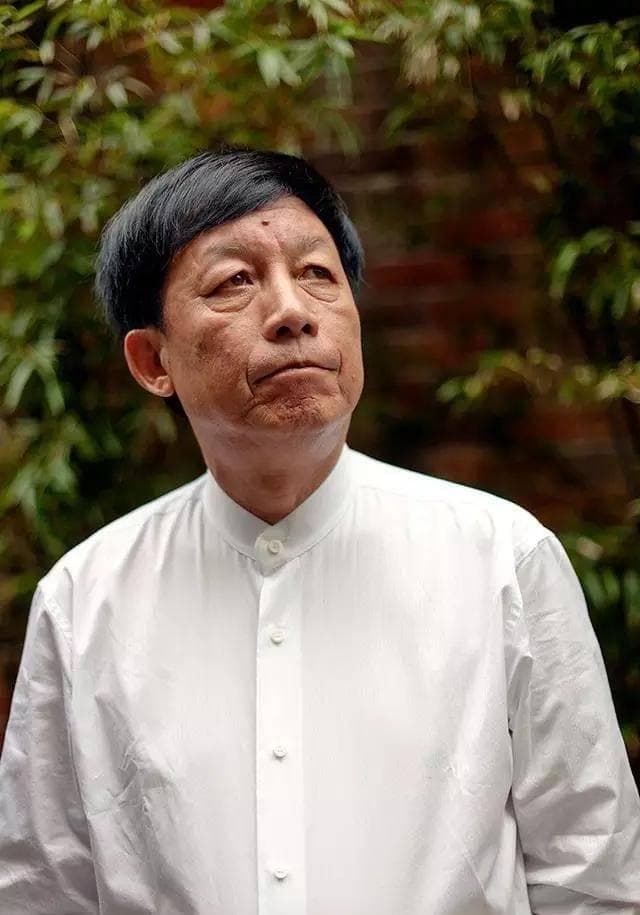 得校长赏识，受学生欢迎，为何易中天只是武大“永远的副教授”？