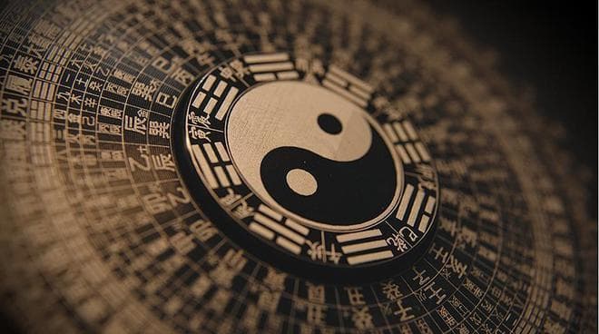 乾卦智慧：从职场新人到行业领袖的决策指南
