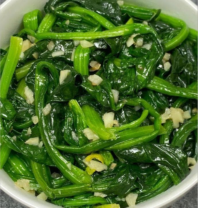翠绿欲滴，蒜香四溢——湖南家常蒜蓉菠菜