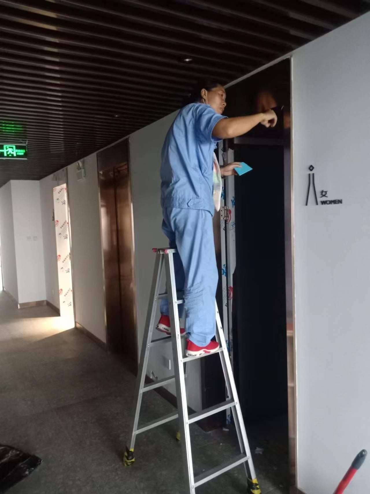 商场开荒保洁怎样选到靠谱的保洁服务公司
