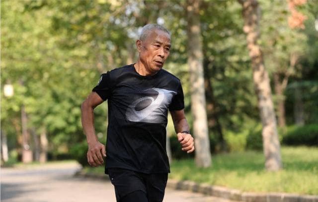 跑步百利唯伤膝？如何跑步既锻炼身体又不伤膝盖？医生告诉你答案