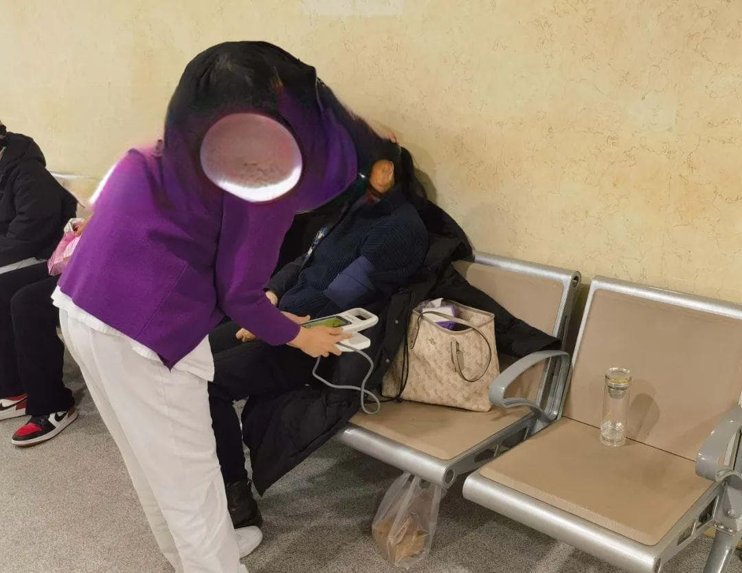 【首都除夕护卫健康】住院服务中心护士及时救治低血糖患者