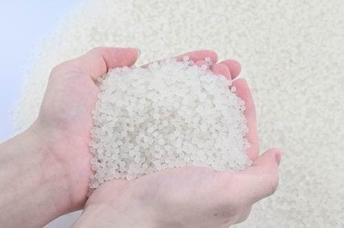 中国实现聚乳酸自主生产，破解塑料污染困局
