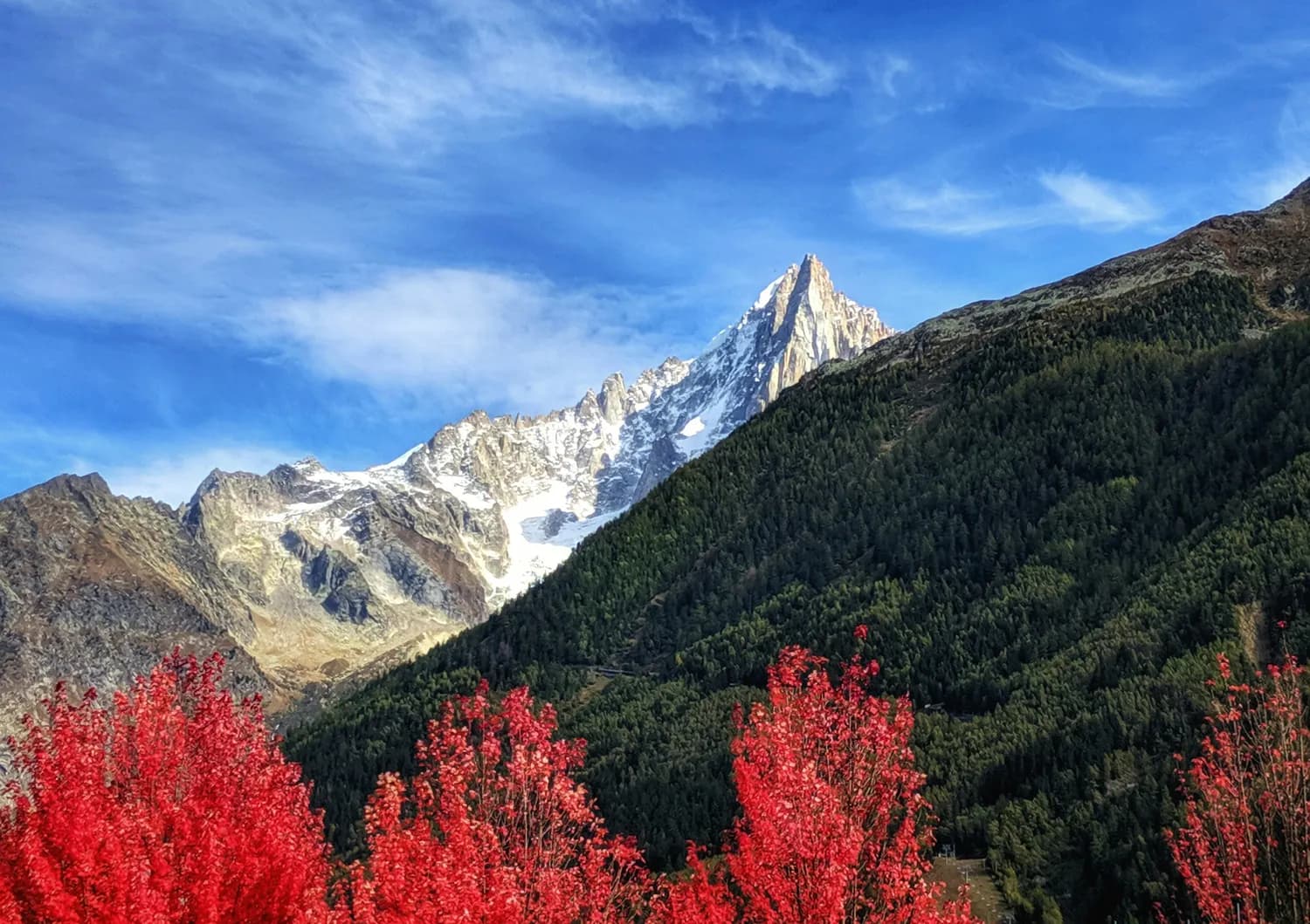 红叶映雪山，毕棚沟秋季旅游全攻略
