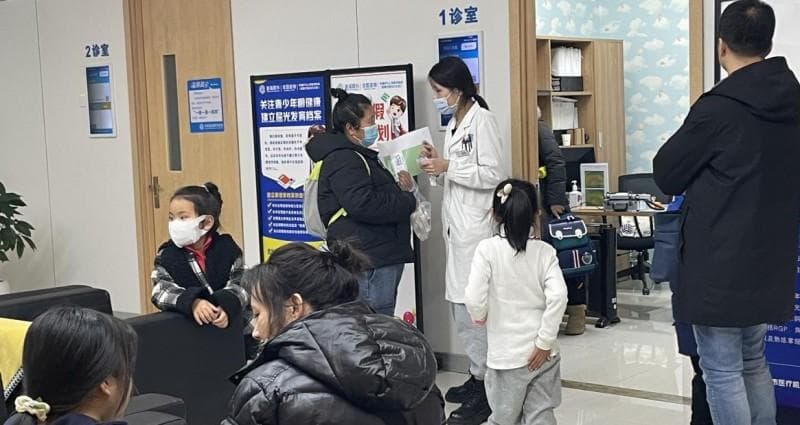 沈阳普瑞眼科专家提醒：寒假勿忘近视防控，家长需谨记