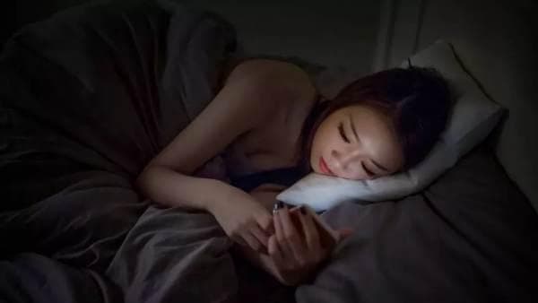 专家推荐六大方案，全面应对抑郁症失眠困扰