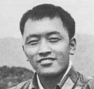 对越自卫反击战英雄人物——“英勇献身的指导员”和自兴烈士