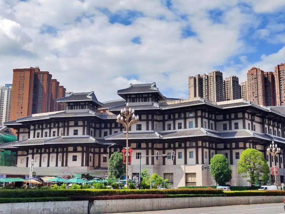 贵阳知名商业街重来了？盘活地铁旁这些综合体，无内卷不出圈