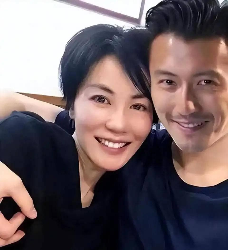 王菲和谢霆锋，到底谁的名气大？