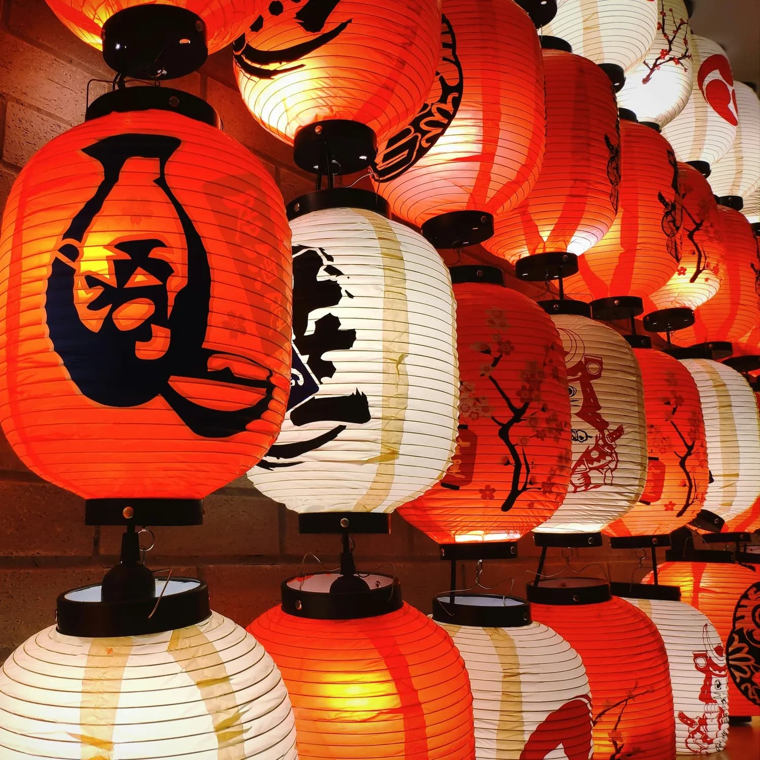 八宝丹胶囊：400年传承的中药瑰宝