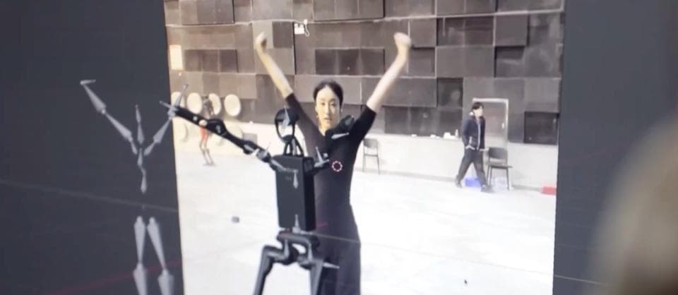 这群BOT什么来头？网友：“扶着点咱奶别摔了”