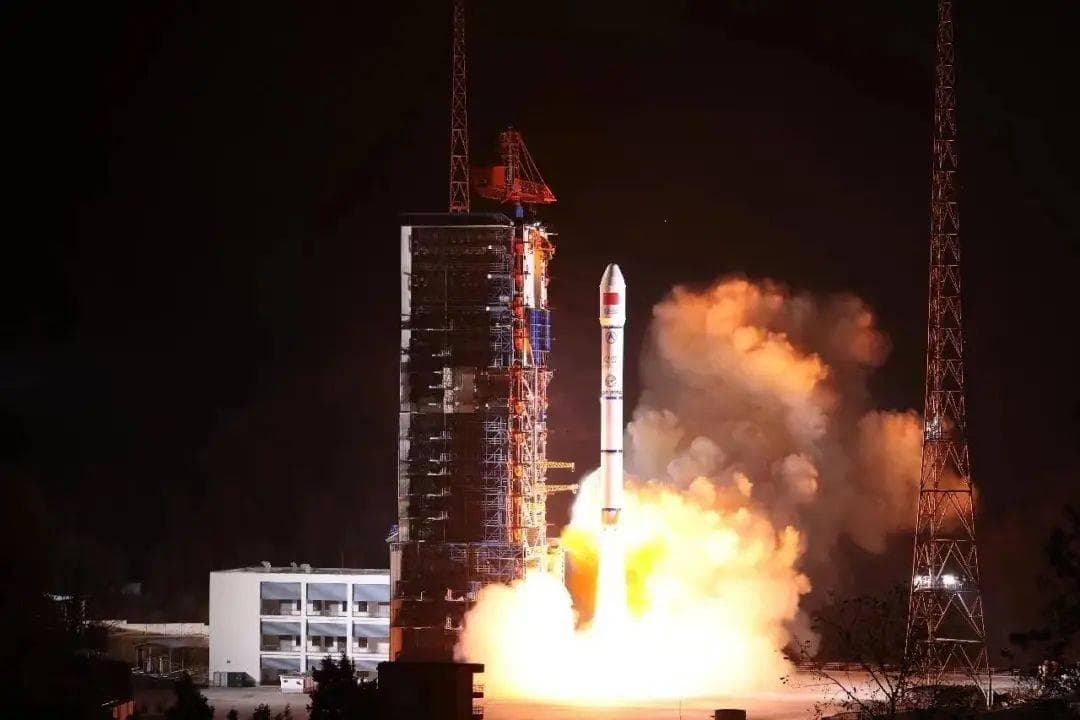历时一年半，亚太6E卫星克服故障成功定点静止轨道