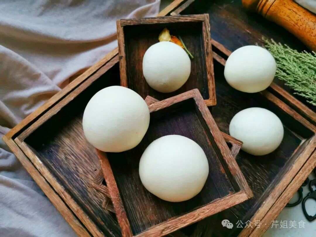 蒸馒头：总爱“死面”怎么办？面案师牢记这4点，馒头暄软不塌陷