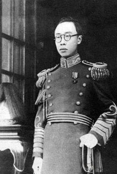 溥仪在日本扶持下称帝：从伪满洲国到大满洲帝国的兴衰史