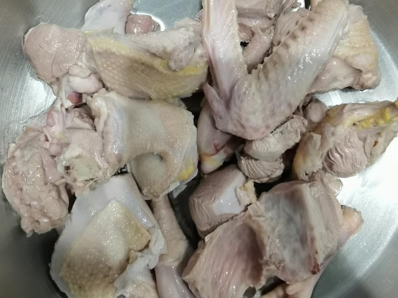 羊肚菌鸽子汤