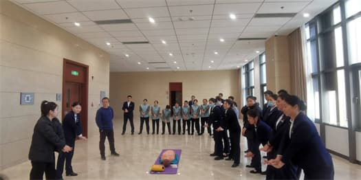 急救知识进机关：58名工作人员掌握心肺复苏与AED使用技能