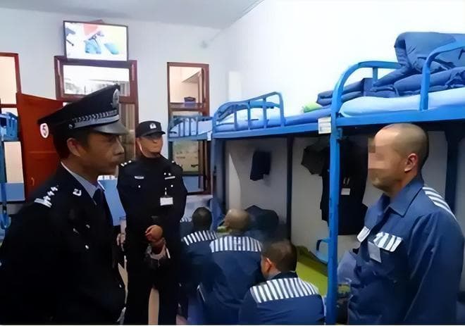 无期徒刑：高墙内的规律生活与精神救赎