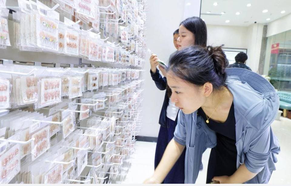 一副穿戴甲要卖28999？国潮助力“指尖掘金”