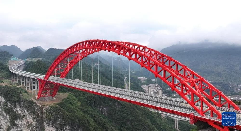 湖北宜来高速鹤峰东段全面建成