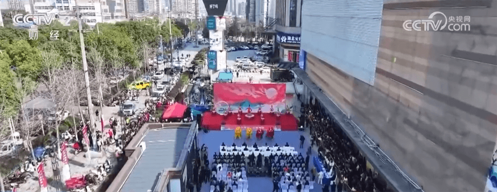 “美食+文旅”融合模式激发消费新活力 “烟火气”中增添百姓幸福味