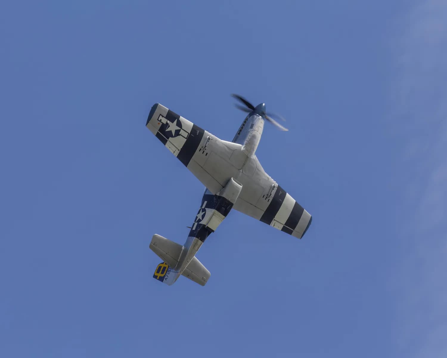 揭秘抗战中的空中王者：P-51战斗机