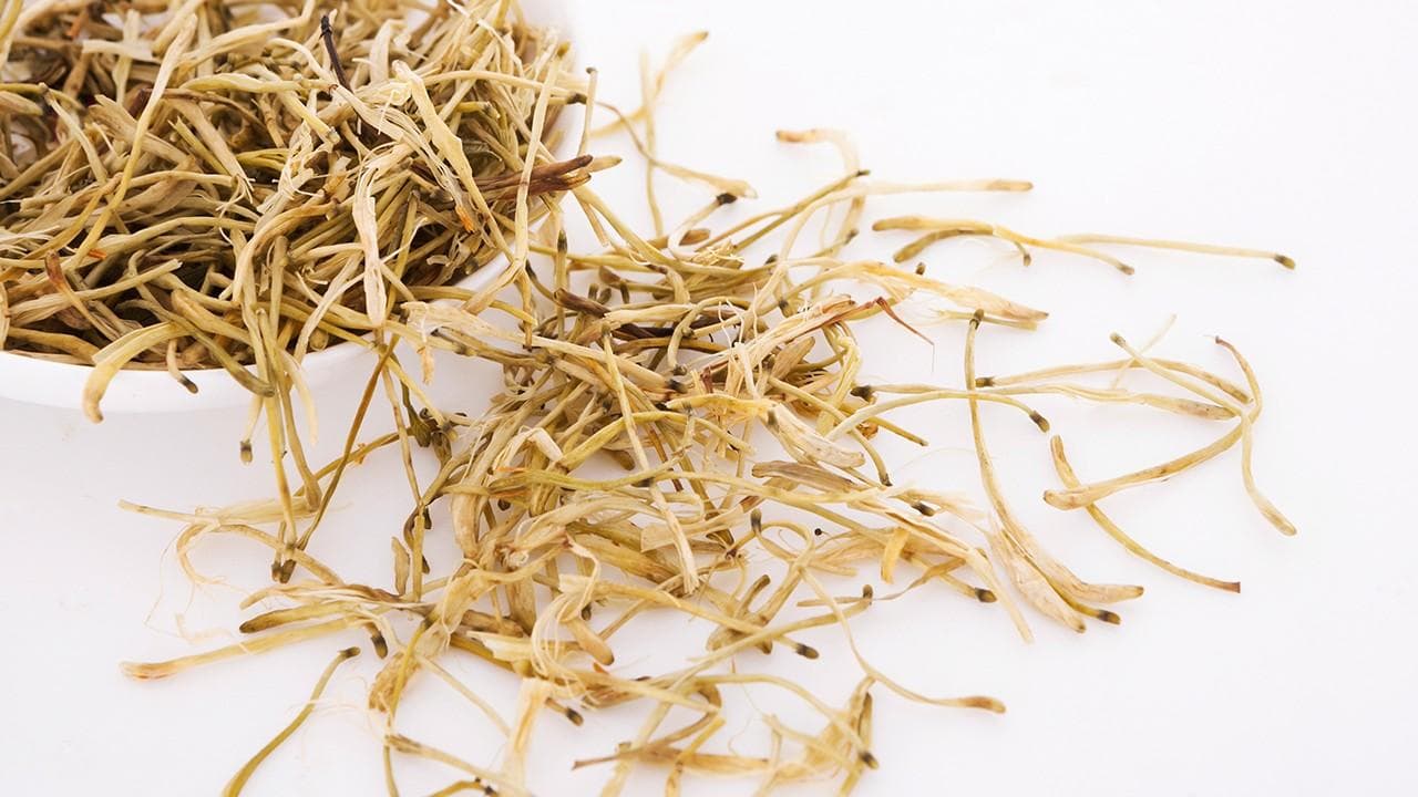 金银花的功效与应用：从传统到现代的全面解析