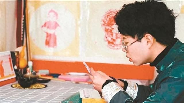 当非遗剪纸遇上“顶流”哪吒 西安00后让非遗文化与国漫奇妙碰撞