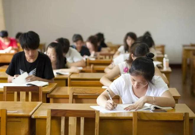 留学生看过来！2025上海北京选调生公告发布！你的学校符合要求吗