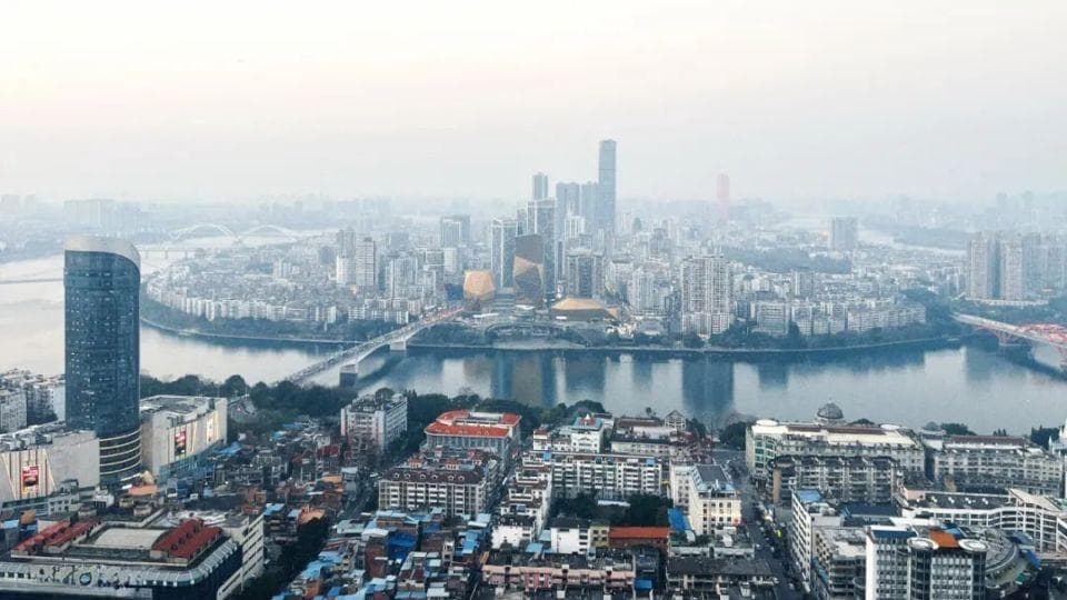 回到柳州，在一碗螺蛳粉里“闯未来”