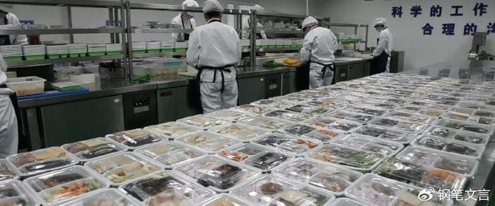 我们的饭桌上，怎么全是预制菜