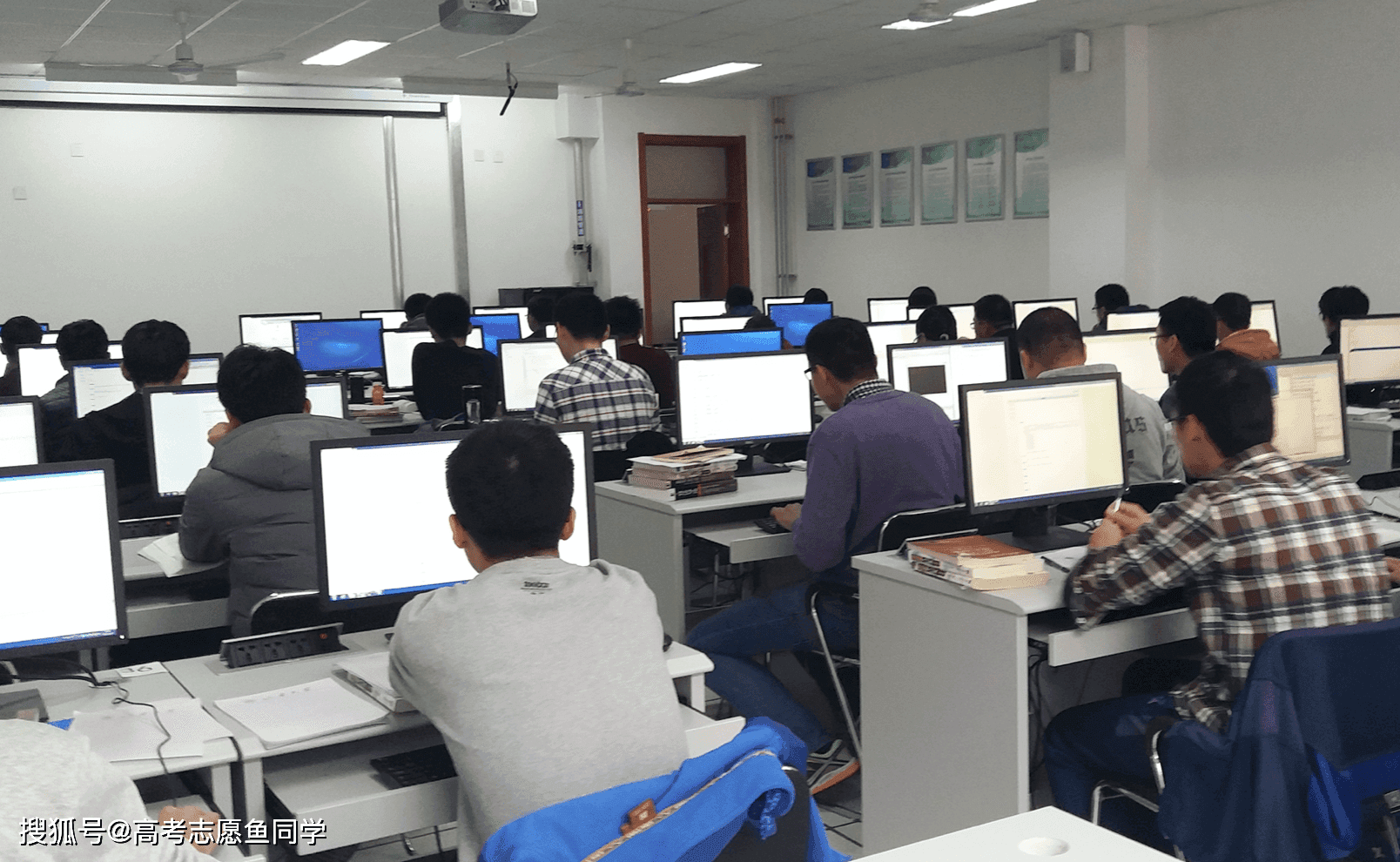 二本理科女生：这7个专业比较适合，就业竞争力强，也很稳定