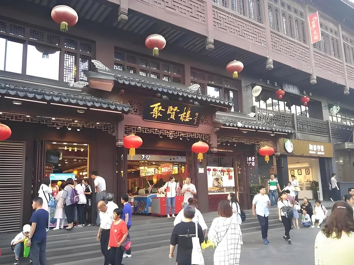 中国十大美食街：从南到北的味蕾盛宴