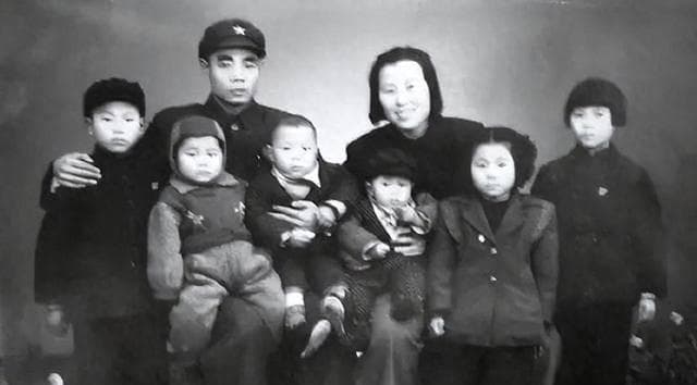 1955年吴信泉被授中将军衔，妻子为他打抱不平，吴：不要讲这些