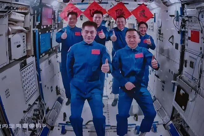揭秘空间站容纳人数差异：中国空间站为何只住6人？