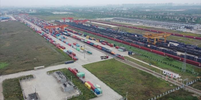 赣闽两省铁路多式联运班列开行突破10000列