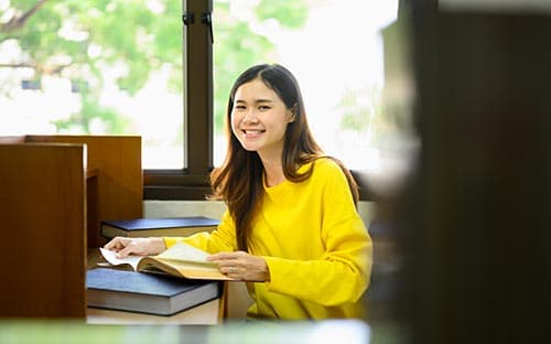 美国纽约大学留学费用全解析：学费、生活费及申请要求