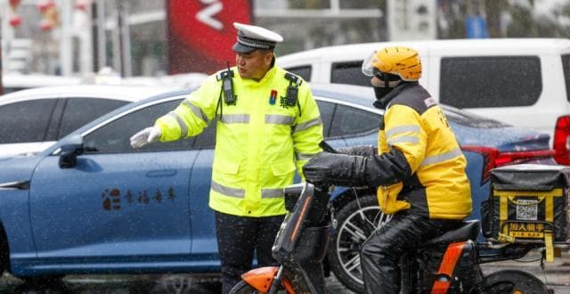 外卖平台试行"强制休息"，多数骑手支持