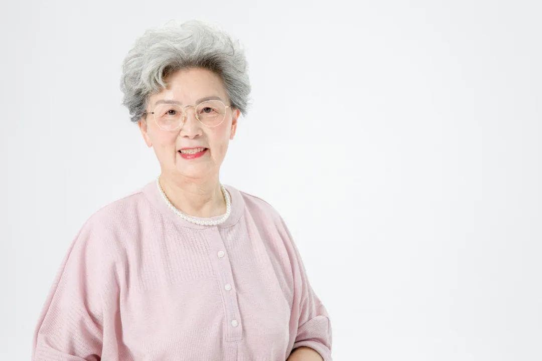为什么你头发比别人白得早，是肾亏吗？白发部位不同，暗示疾病也不同