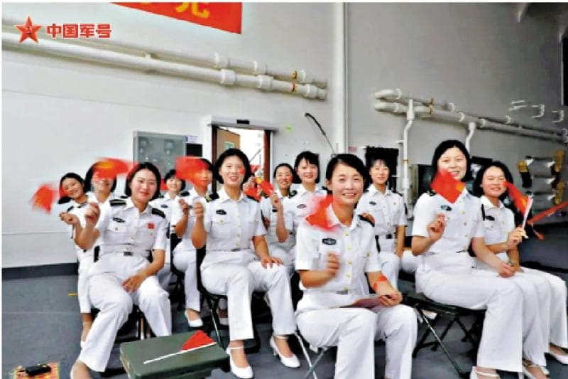 两栖作战/海南舰登陆战力强悍 可与航母组特混舰队