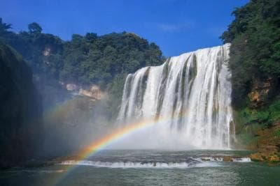 安顺旅游攻略：中国瀑乡的自然人文魅力与地道美食