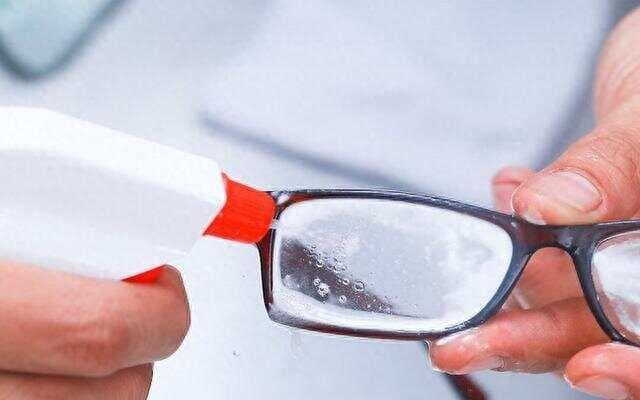 眼镜有划痕怎么办？这10种简单有效的方法，你不可错过