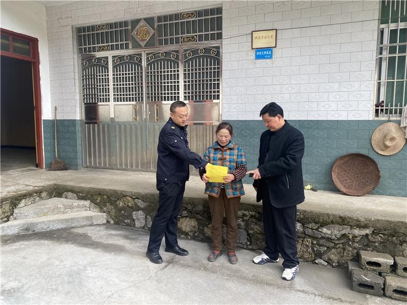 多举并措 护航未成年人健康成长