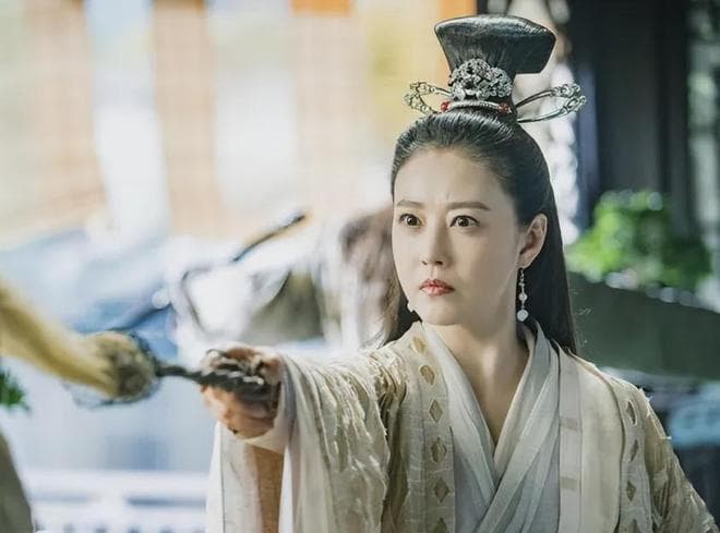 周海媚去世一年，被传房子和狗都快没了，人走茶凉？真实情况如何