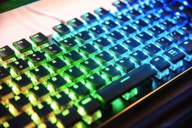 号称物理外挂的“磁轴键盘”真的那么好用吗？