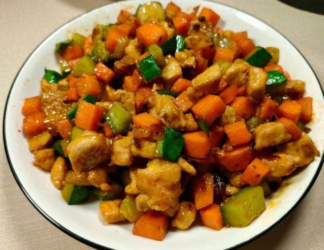 宫保鸡丁制作方法曝光，新手厨师也能轻松上手！