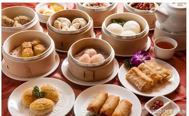 广东十大名菜：白切鸡、红烧乳鸽、脆皮烧鹅等经典粤菜详解